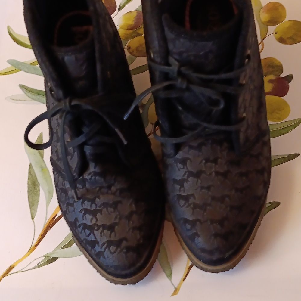 80 % 20  Anthropologie Hidden Wedge Embossed Booties